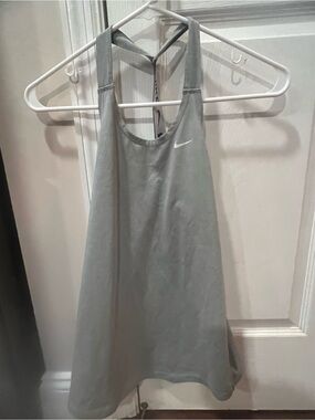 Nike dri fit tank size XS
